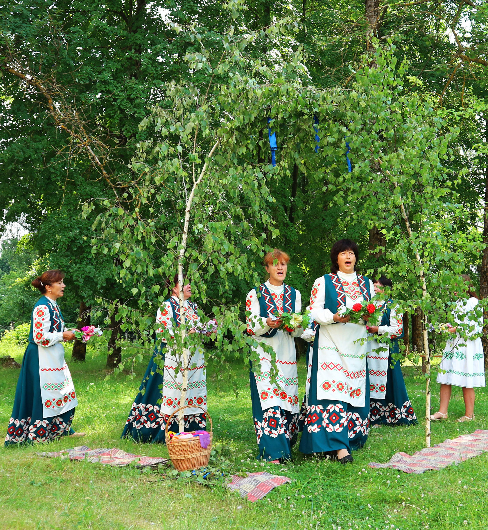 Заплетание березы» в Лобковичах